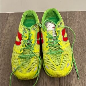 Newton Running Distance 4. Citron. Green. Womens US size 7. Pre-owned.